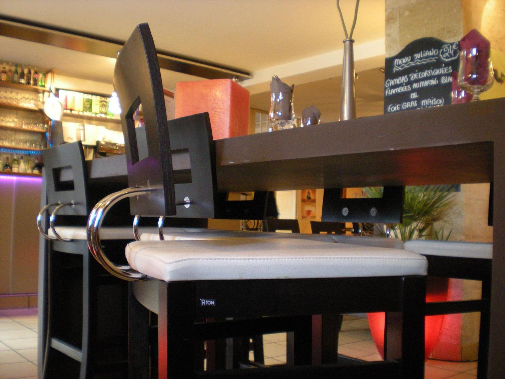 Hôtel Le Juliano Carbon-Blanc Extérieur photo